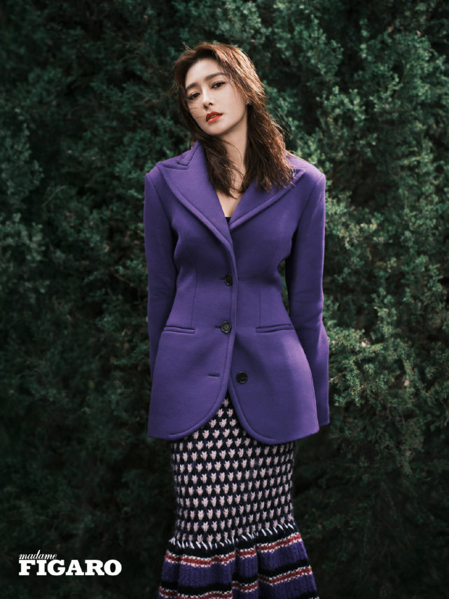 "白月光"秦岚不扮古装照样惊艳!演绎出百变职场女王,气质绝杀