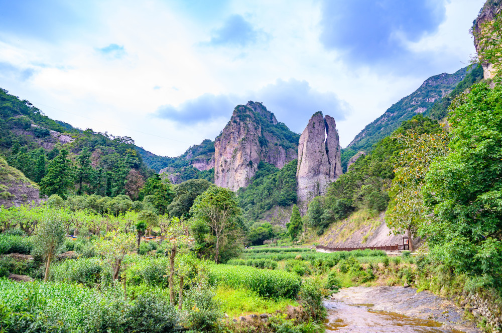 夜游雁荡山灵峰景区瞎灯黑火玩得津津有味游客绝