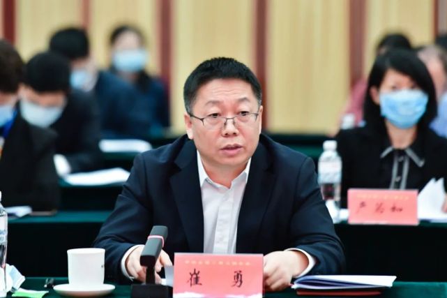 崔勇表示,支持乡村振兴是农业银行党委的三大战略之一,行党委把金融