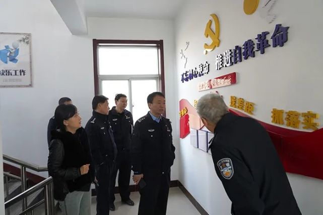 崔军在公安基层派出所调研工作
