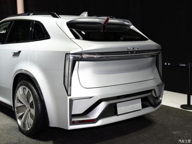 更未来更典雅实拍超境汽车赛博摩卡