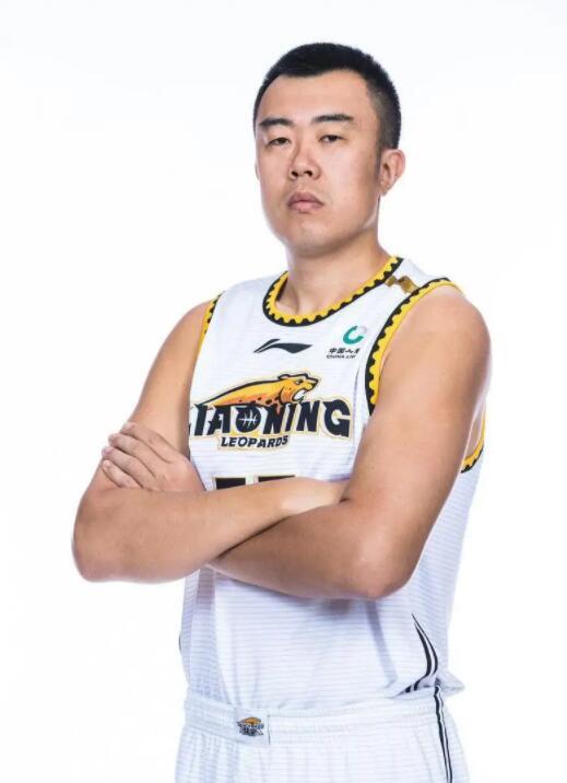 cba CBA各球队首发中锋的年龄、身高、得分＋篮板＋助攻详情如下