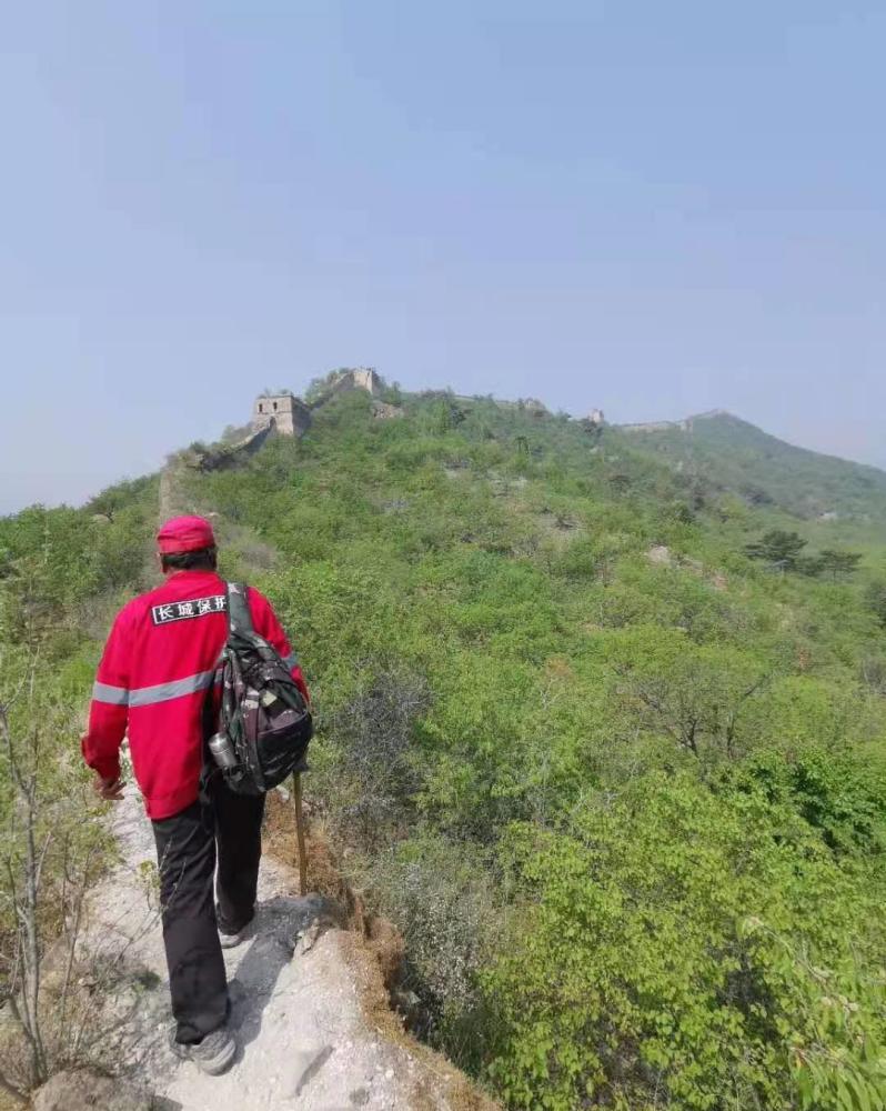 进入庆山《一切境》，发现生活中那些真挚而强烈的光亮｜此刻夜读abcreading打卡送一年