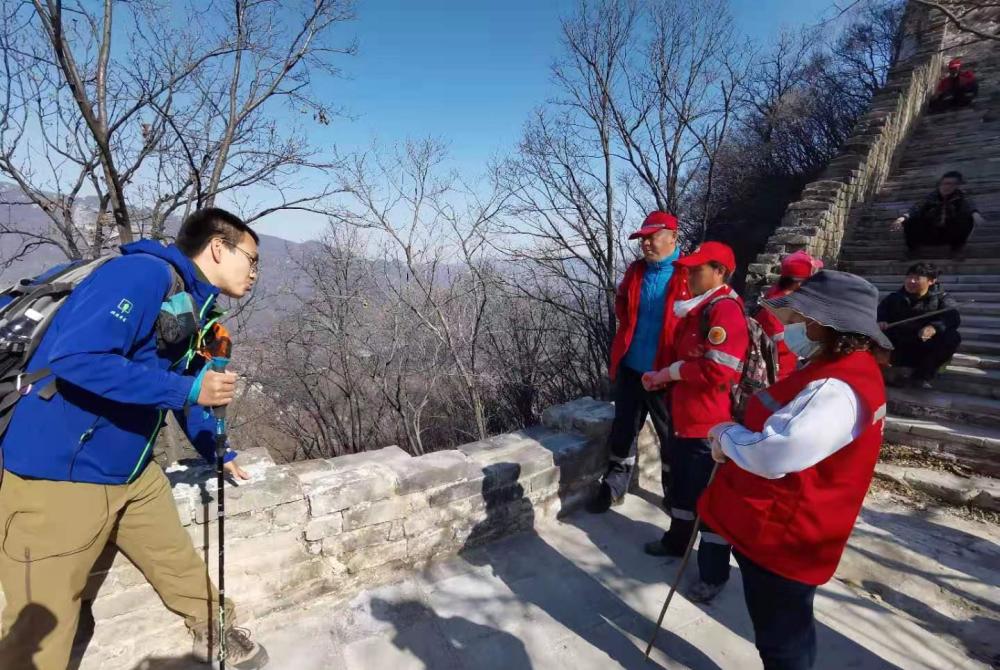 进入庆山《一切境》，发现生活中那些真挚而强烈的光亮｜此刻夜读abcreading打卡送一年