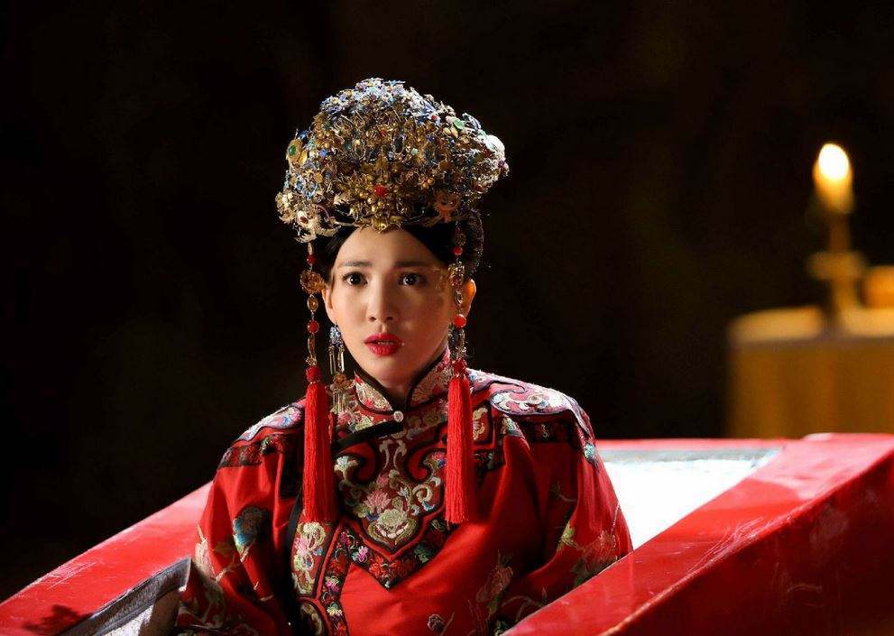 方安娜方安娜就是出演过《延禧攻略》《鬓边不是海棠红》的女配角