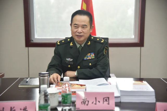 长沙警备区司令员刘长进,长沙市委常委,警备区政治委