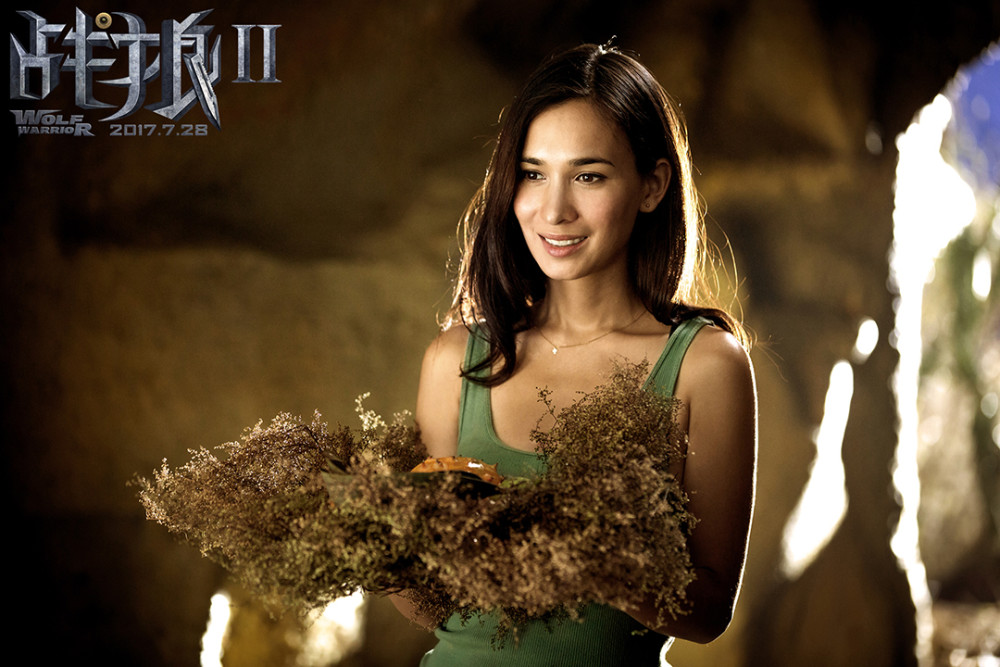 因多要20万错失战狼2女主后,徐嘉雯到《星辰大海》做配却有网友不认识