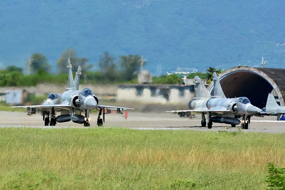 台湾空军现役主力战斗机全集