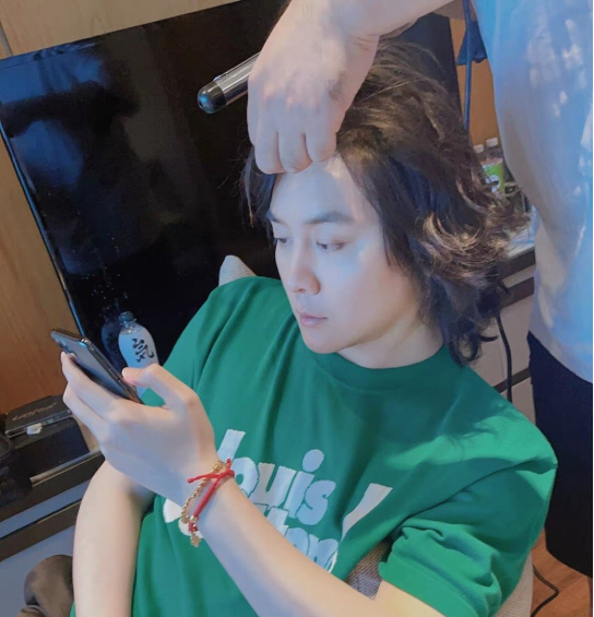 张大仙妹妹颜值绝了近照生图瘦出新境界难怪大仙不让她恋爱