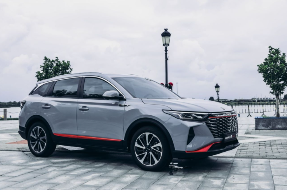 汽車內(nèi)飾可靠融入高科技元素，這樣的“新玩法”你Get了嗎？?jī)?nèi)飾