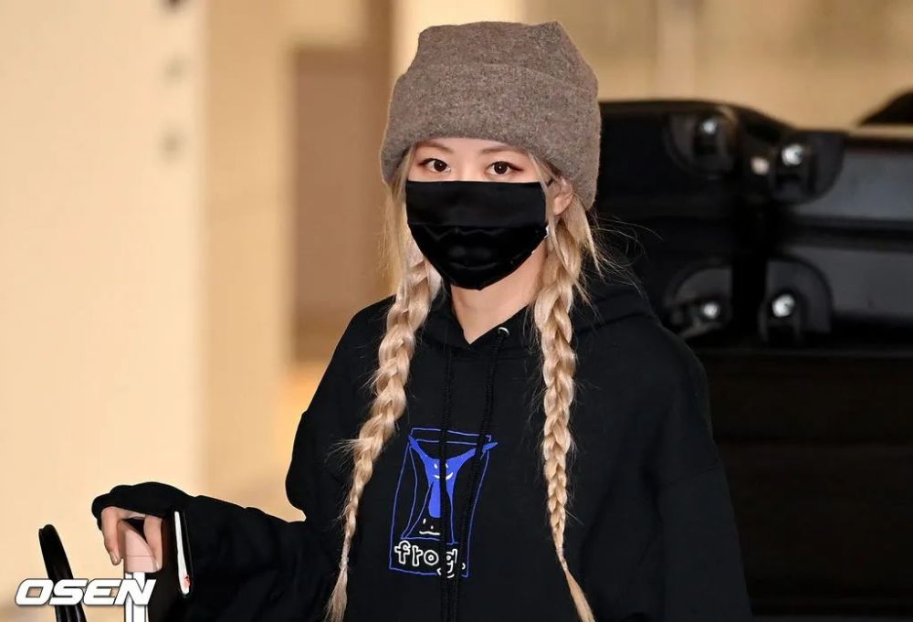 rosé仁川机场图来啦,双麻花辫肉肉太美了!