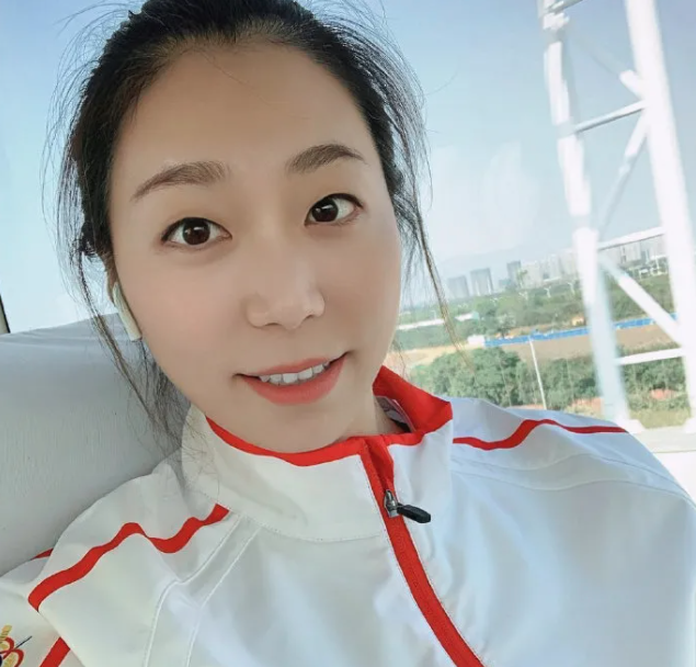 杨珺菁退役享受排球带给我的一切相信未来依旧精彩