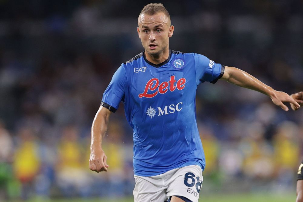 热那亚有意在一月引进那不勒斯中场洛博特卡