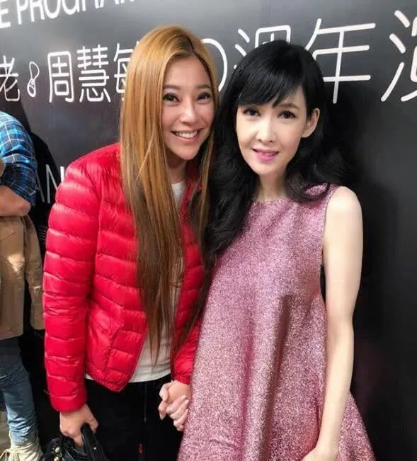 你以为的香港演员，其实都是内地人，这7位艺人的家庭背景出人意料_腾讯新闻