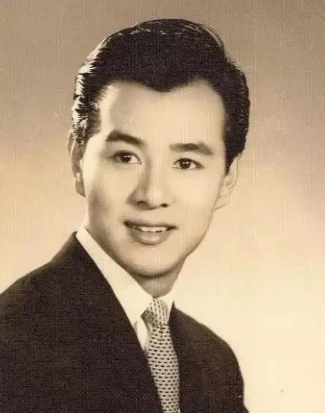 你以为的香港演员，其实都是内地人，这7位艺人的家庭背景出人意料_腾讯新闻