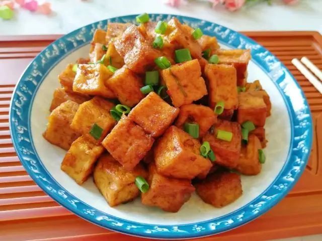 教你家常版紅燒老豆腐,口感勁道,香濃又下飯