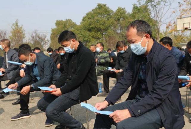 接地气受警示仙桃市张沟镇召开劝返滞留缅北人员现场会
