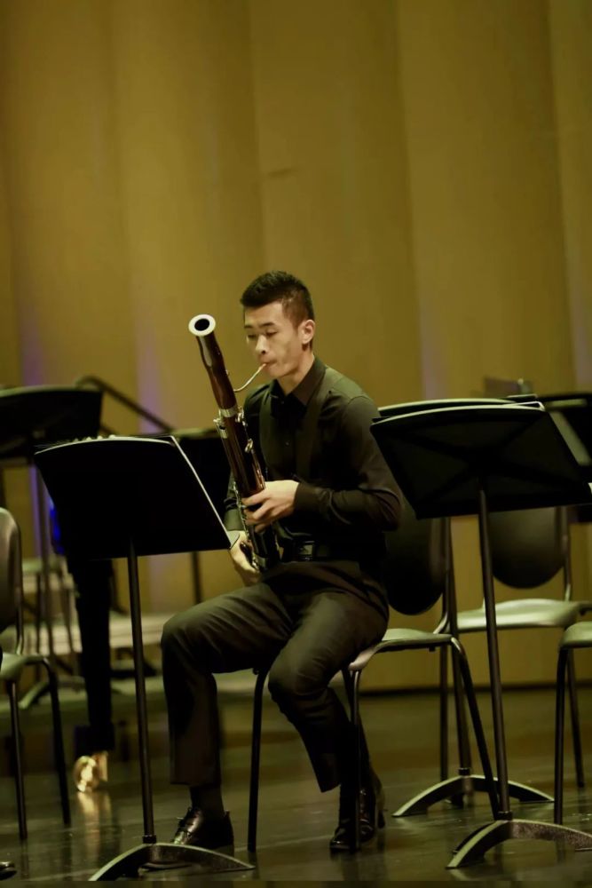 卞思聪李嘉城(圆号)王云鹏(大管)邴继涛(单簧管)李昭池(双簧管)刘笑梅