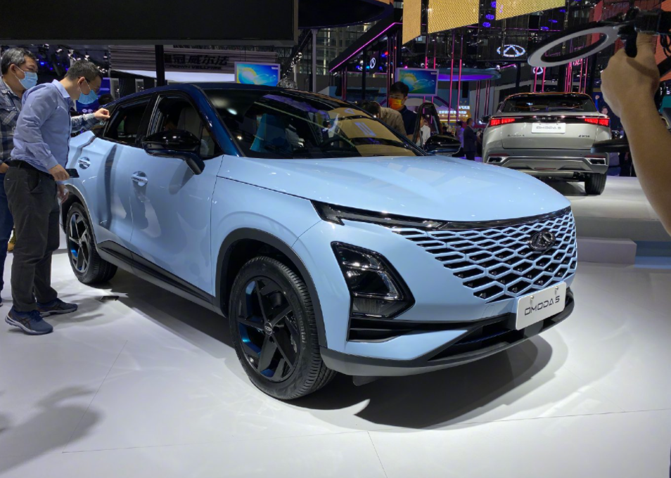 【广州车展】看到很多爆款的影子,奇瑞x-c亮相,轿跑suv定位_腾讯新闻