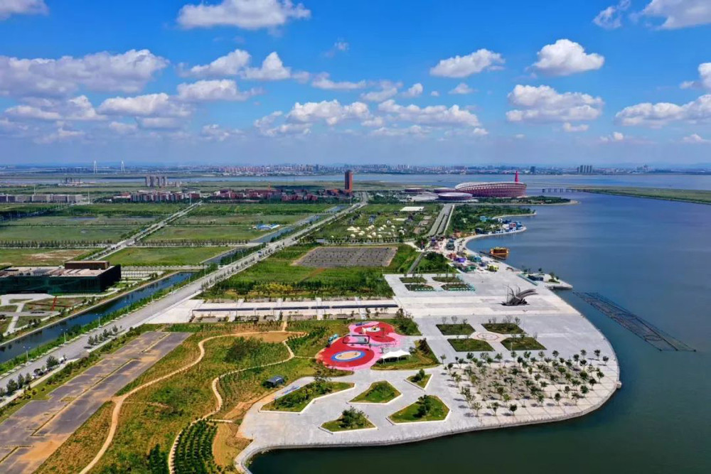 大洼区南部,濒临渤海辽东湾,这里是一个新区——辽东湾新区.