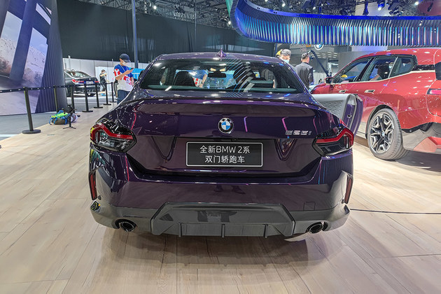2021广州车展:售价29.98万,宝马2系双门轿跑实拍