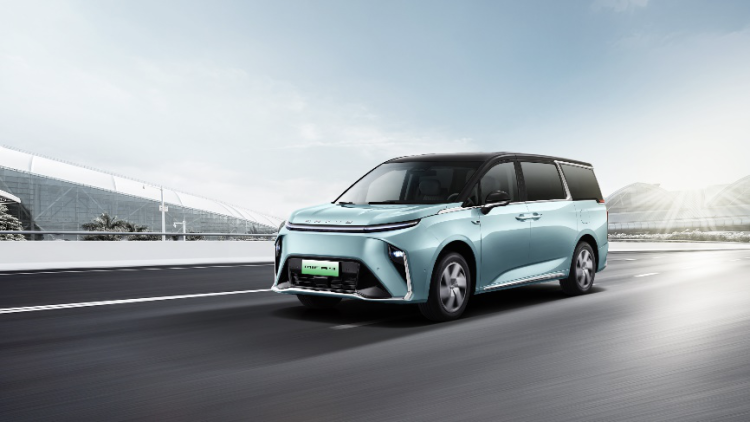 上汽大通釋出全尺寸豪華智慧純電mpv Mifa 9 早讀新聞