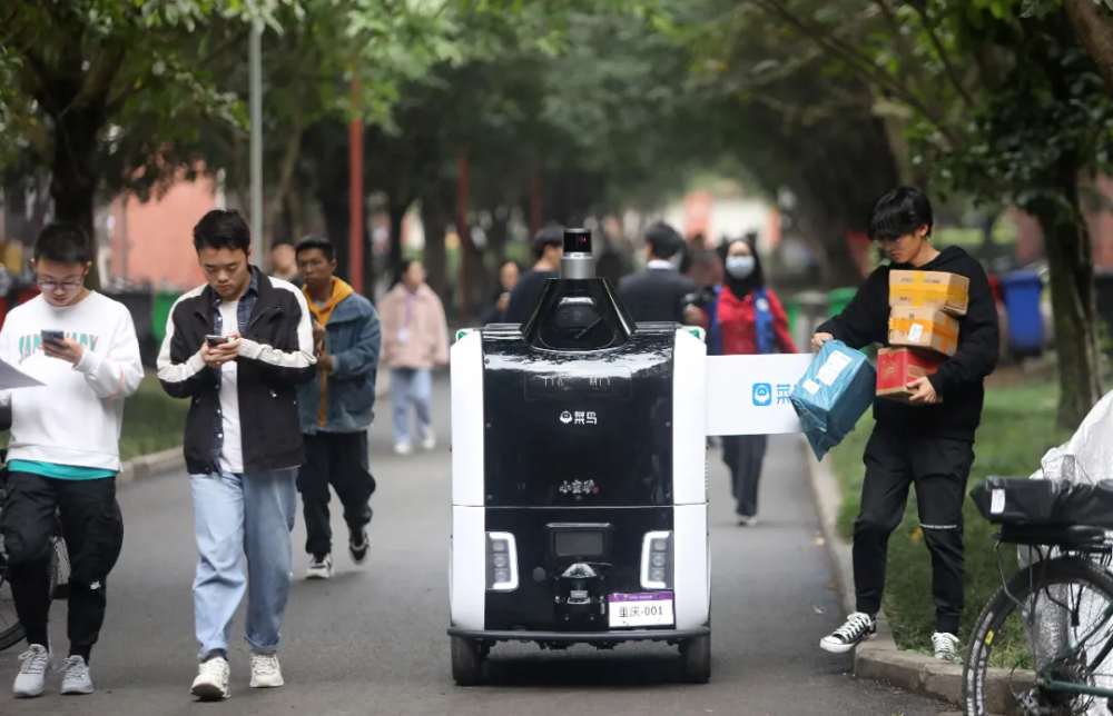 绿色环保无接触派单高单量无人快递车大学校园送货到楼
