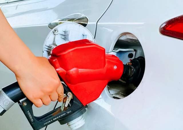 120升油箱真的能加160升的油吗加油站如何选择