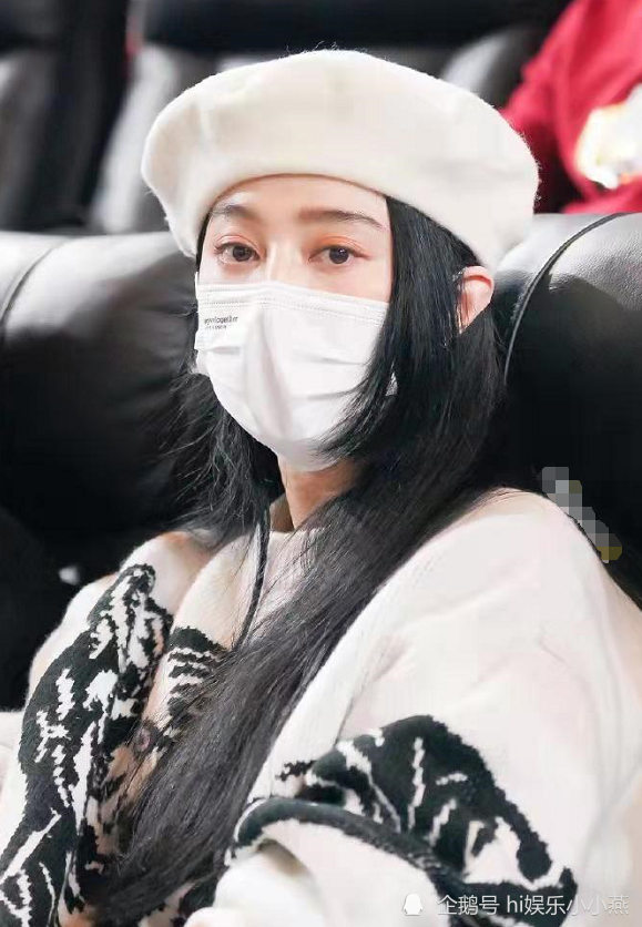 范冰冰参加弟弟新电影首映礼,戴着口罩都很美,气质依然出众_腾讯新闻