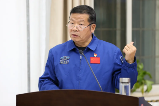 11月17日晚上,姜汉民为大家带来了东风政工夜校的"开校第一课".