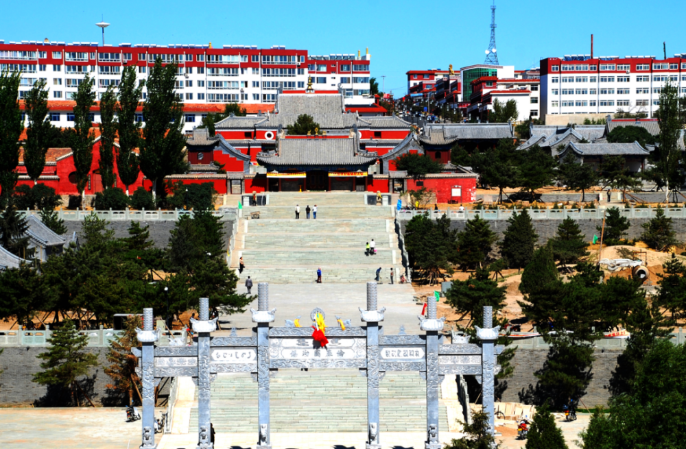 9万平方米,建筑面积9201平方米,是锡勒图库伦扎萨克达喇嘛旗的政教