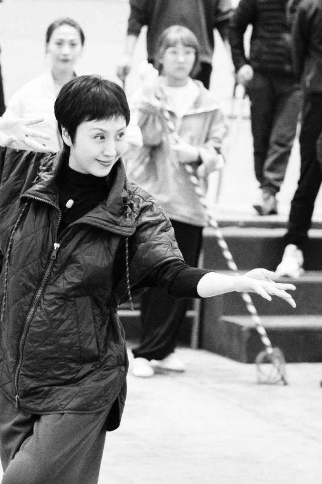 国潮回归年轻面孔多了海派贵妃史依弘小时候曾经有一个愿望