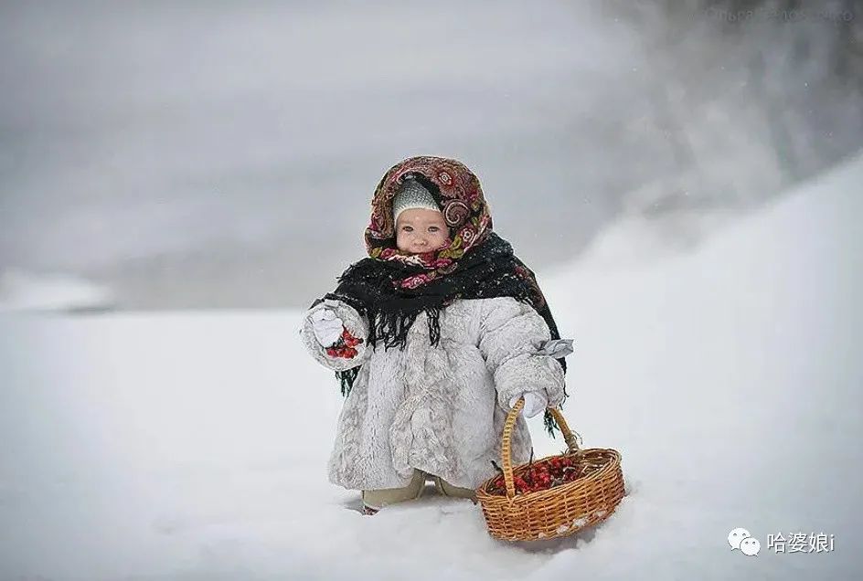 冬天里的俄罗斯小朋友,个个可爱似套娃,网友:好想都抱走_腾讯新闻