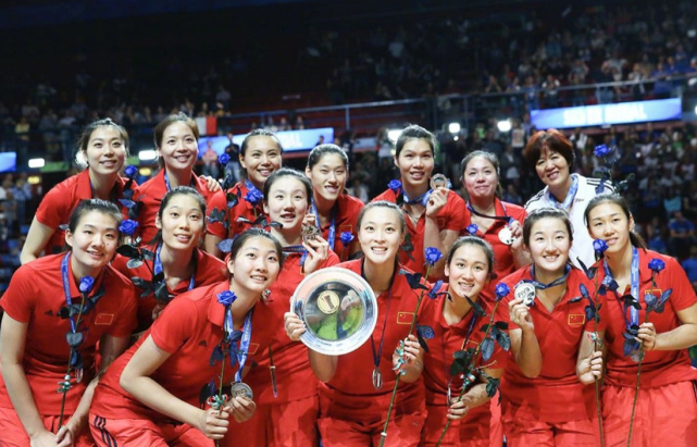 中国女排迎来集体告别7大国手名将正式宣布退役1人年仅26岁