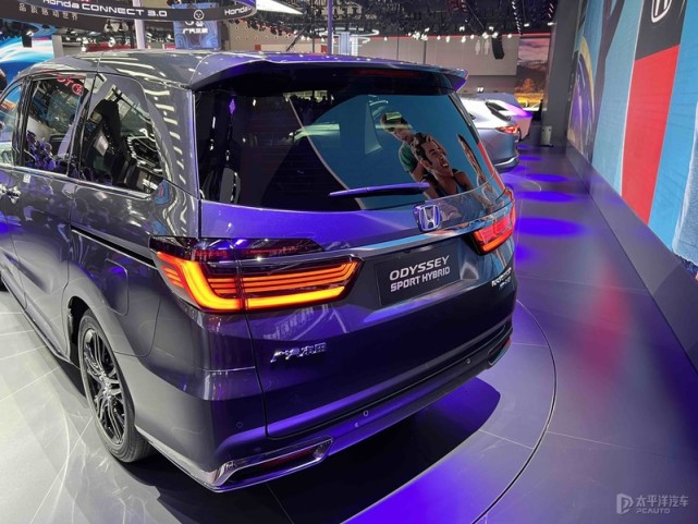 此外,新车还搭载了最新一代hondaconnect3.