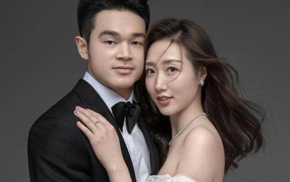 双喜临门奥运冠军石智勇晒最新动态未婚妻肤白貌美颜值超高