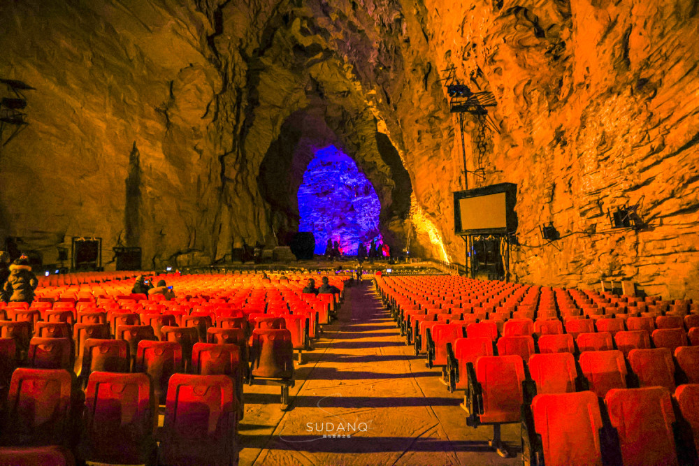 15岁少年发现亚洲最大山洞,中外专家联合考察:大得能飞直升机