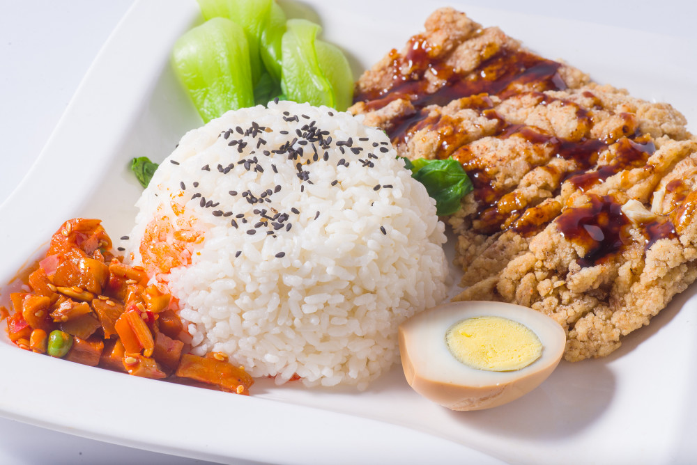 陈兰1000多家店的老乡鸡,启动a股上市计划;同为中式快餐的老娘舅