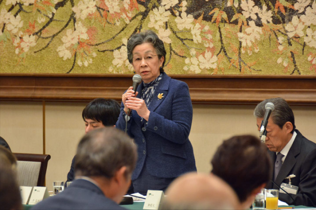 下嫁的日本皇室公主们 会多国语言的茶道里千家家元夫人千容子 百合子妃 高圆宫宪仁 近卫甯子 真子 千宗室