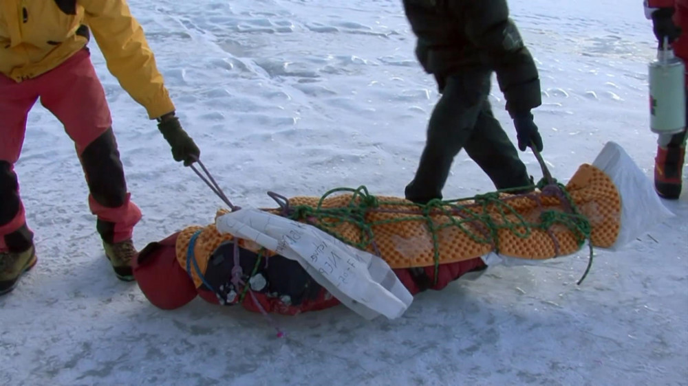 豆瓣9分真人真事一群行走在珠峰死亡地带的收尸人
