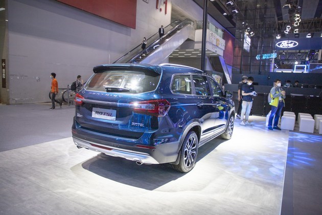 2021广州车展:主打大空间 东风风行t5l实拍解读_腾讯新闻