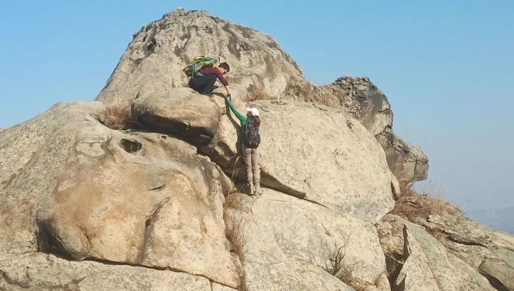 千里山海自在威海丨为什么要不断攀登这是他们的答案