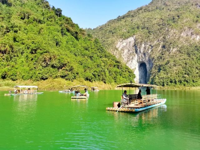 川洞河燕子湖景区是广西自治区级的野生动植物自然保
