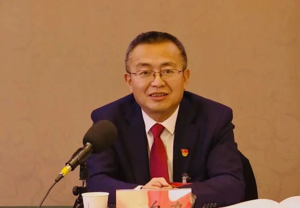 张自力参加政协第十二届青铜峡市委员会第一次会议分组讨论