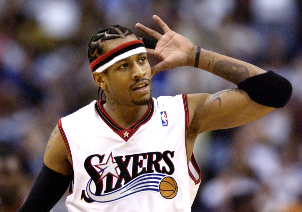姚明 姚明是NBA2002年的状元，那么在他前后两年的状元是谁