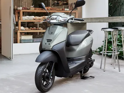 本田发布新款tact复古50踏板