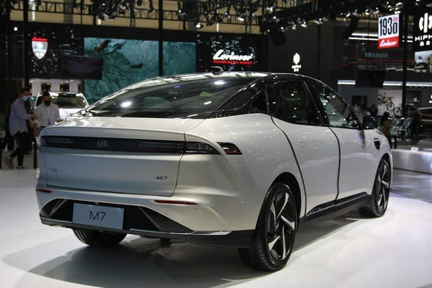 2021广州车展:威马汽车旗下首款轿车 威马m7首发实拍