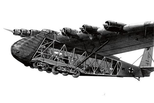 二战最大的陆基运输机滑翔机改装而来的me323