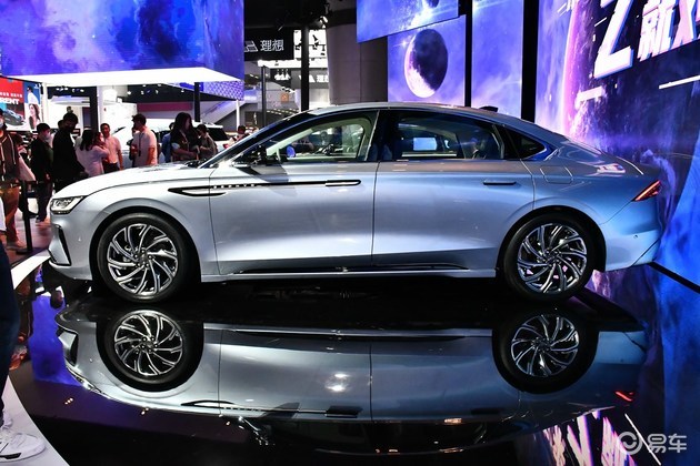 美式豪华运动轿车新选择广州车展实拍林肯zephyr