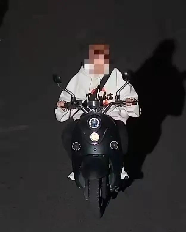 违法人:张×涛,身份证:440582